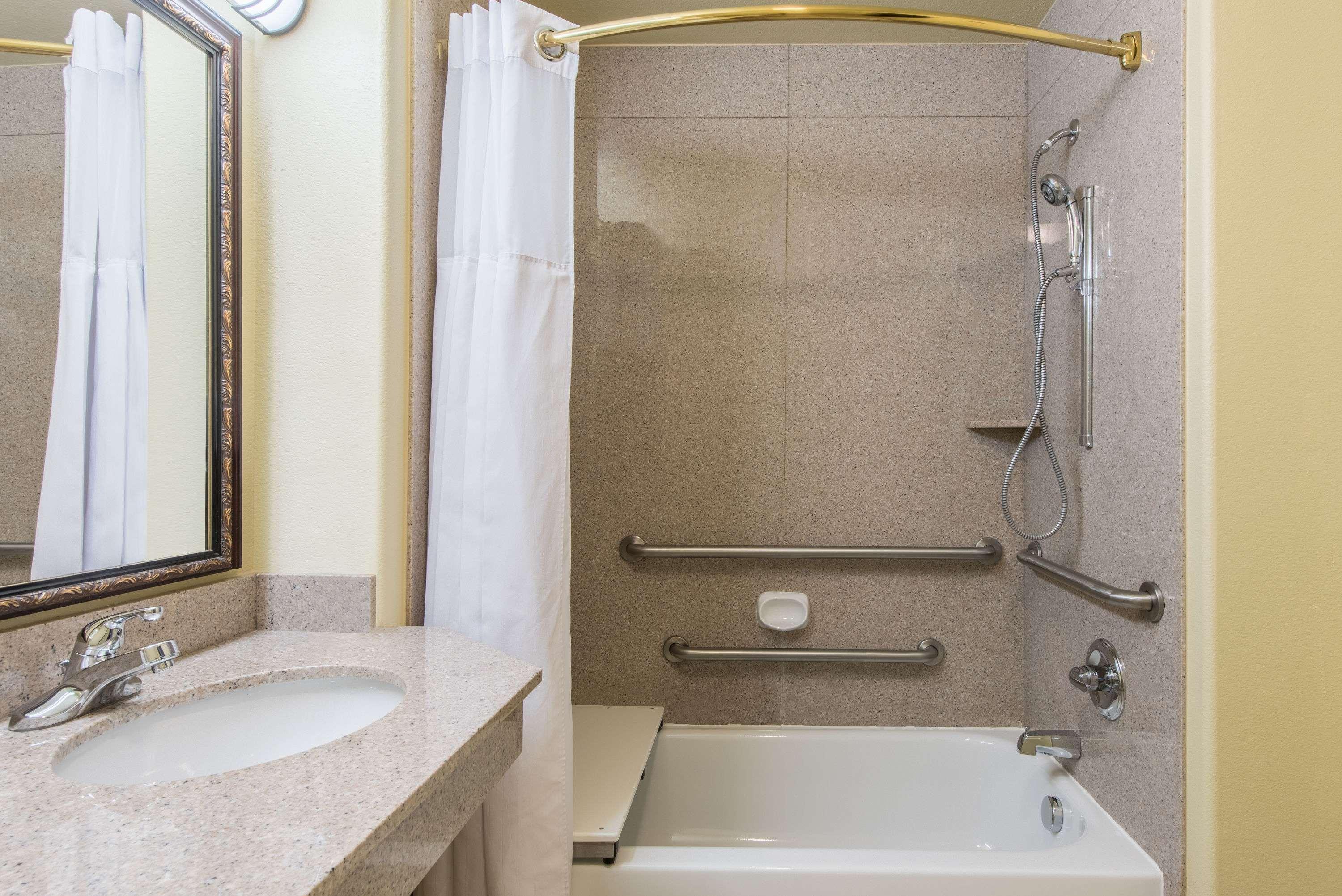 Baymont By Wyndham Wichita Falls Εξωτερικό φωτογραφία